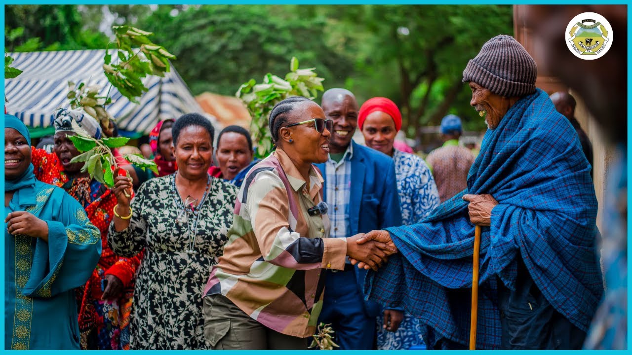 RC SENDIGA AWAPONGEZA WANANCHI HANANG' KWA KUJITOLEA KATIKA MIRADI, AWAPA SALAMU ZA RAIS SAMIA.