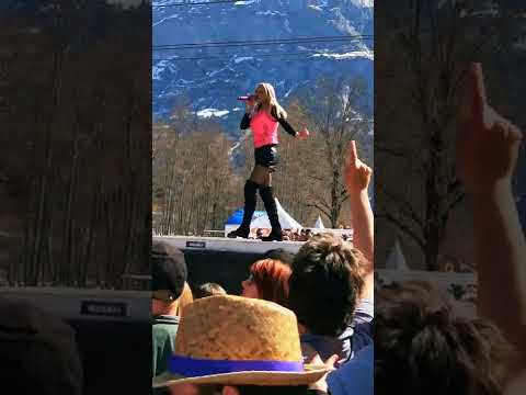 Melissa Naschenweng 🙏 Traktorführerschein  27.03.2022 #Snowpenair Grindelwald Terminal 🇨🇭