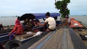 Kampong Khleang, Cambodia, floating village on Tonlé Sap Lake