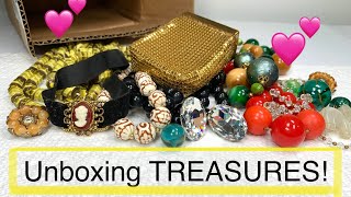 🥰 Unboxing Grandmas Jewelry & SALE! #JewelryUnboxing #MeshBag #Vintage #Flappers