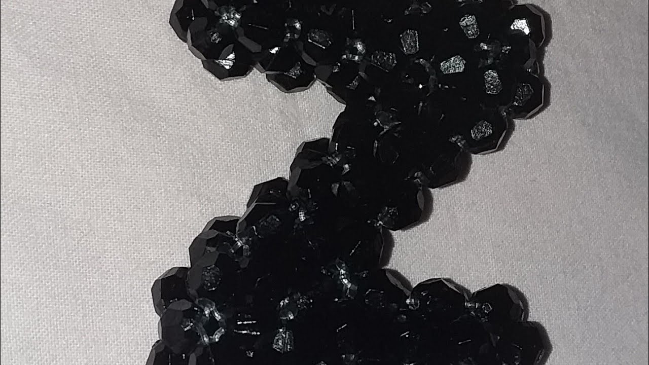 ميداليه حرف Z  بالخرز ... سهله وبسيطه جدااا 🌹