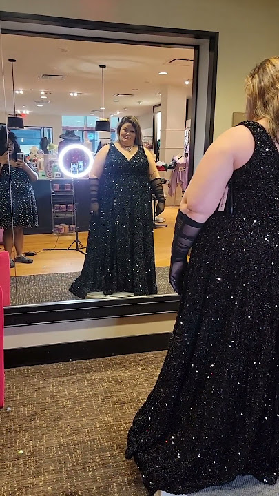 100  Lbs gain in 1 yr & Formal Dress Shopping! #juicybodygoddess
