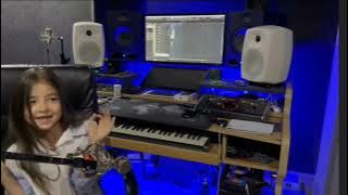 Download lagu Super Cover Bom Bom Jaxongir Otajonov #cover #bombom #jaxongirotajonov #coverqiz #uzbekxit #xitmusic