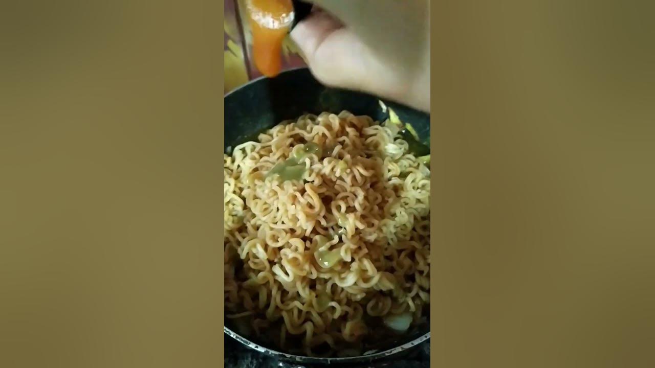 rain&noodles are best friendsreelssubscribeviralfirsttymwayway