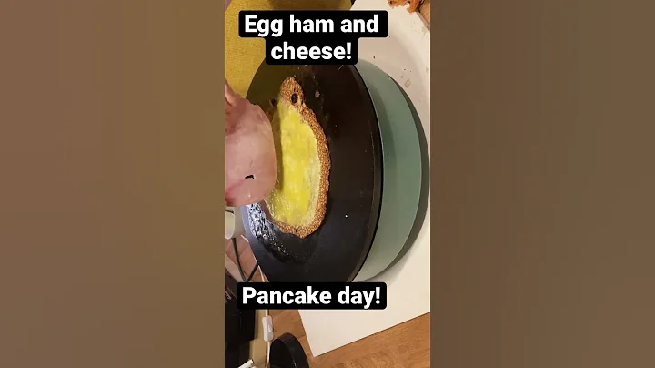 Egg ham and cheese French pancake! I still cannot make them round!!! What’s your favourite filling? - DayDayNews