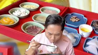 在五星级酒店里吃一碗258的米线是一种什么样的体验？ 米线是云南人的日常，它是街边烟火的象征，也是宴席上对外输出的名片。吃米线就看白浚，昆明君悦酒店云飨中餐厅-过桥米线。#好好吃饭大赛   #抖音美