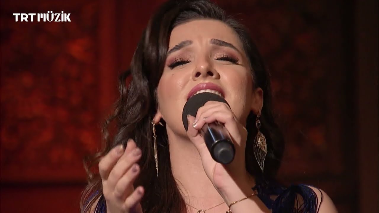 Senem Akdemir, Ahmet Tuzlu - Bir Tel Çektim Mardin'den