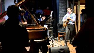 Francisco Saavedra Trio - Lee's Blues (solos)
