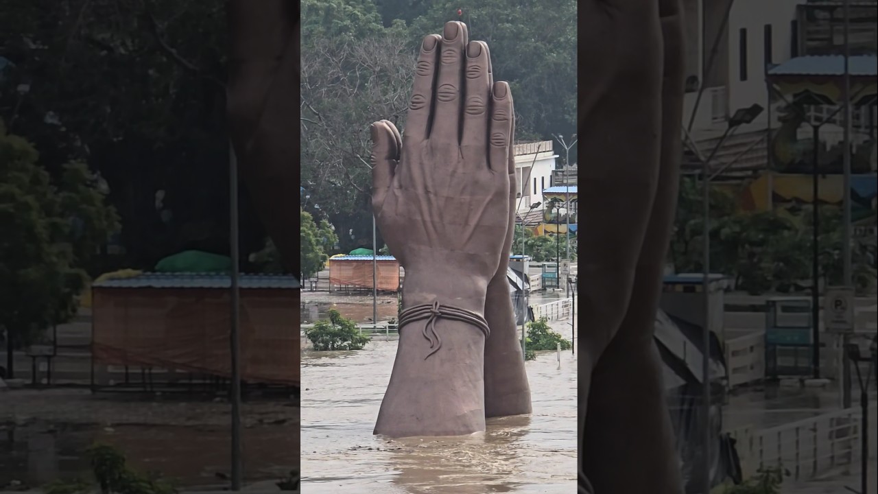 Khidkiya Ghat Flood Banaras ! Namo Ghat Flood 2025