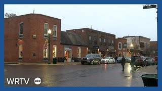 Christmas shopping on Main Street in Zionsville