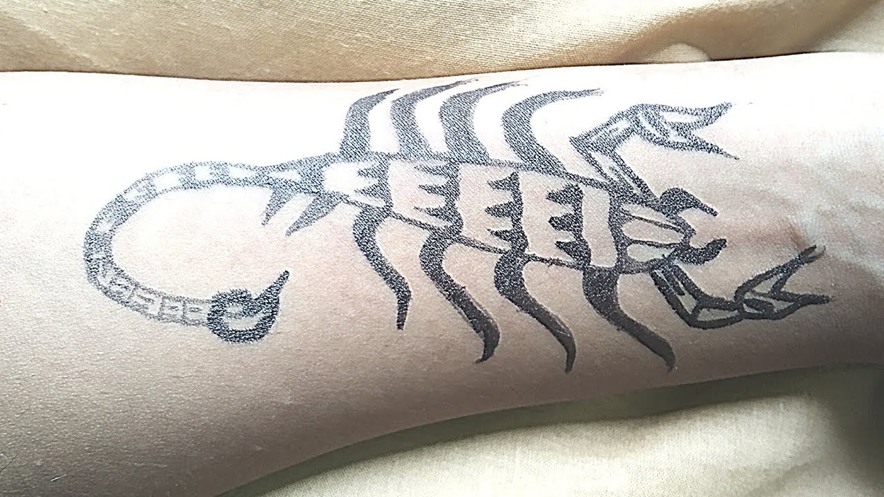 WeavsyTattoos - Little 🦂 hand action #scorpion #scorpiontattoo #handtattoo  | Facebook