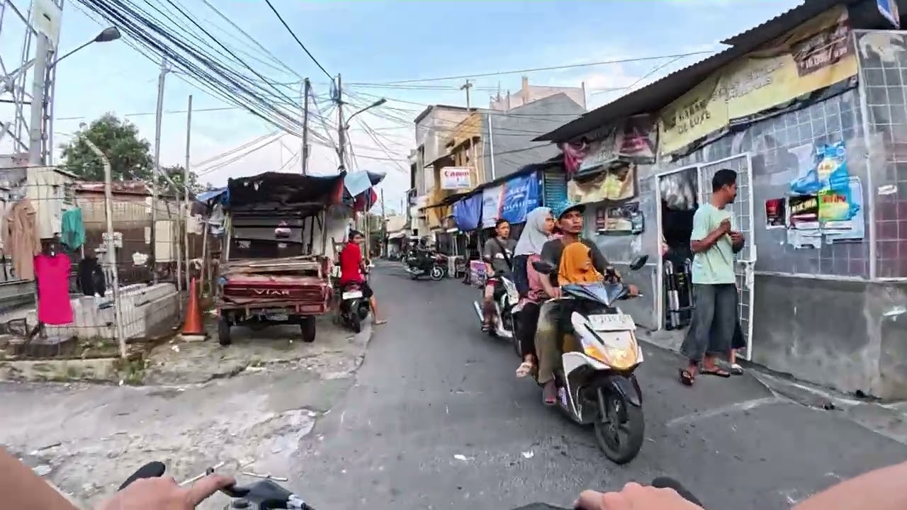 Lost in the Maze: POV Riding Through Jakarta's Dense Neighborhoods