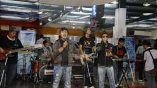 Download Lagu deVAn - Seandainya Waktu MP3 Download Lagu deVAn - Seandainya Waktu MP3
