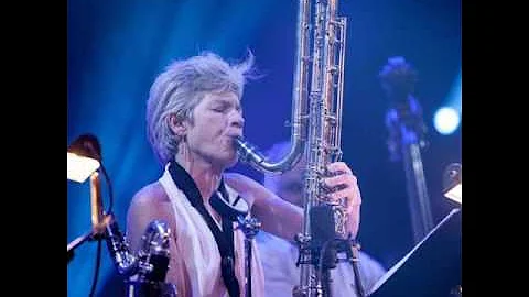 E005: Lori Freedman, bass clarinet Legend
