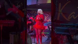 Melly Sings Singer @ Katz restaurant #abonnevous #musicanddance