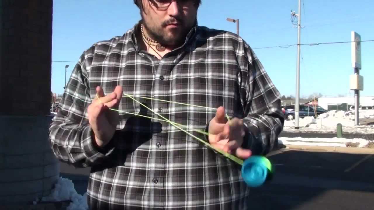 YoYoBESTBUY December 2011 Video Contest - Featuring Mobius and Zammy!