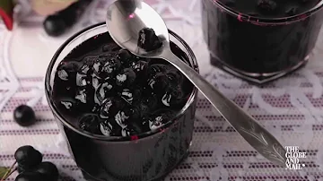 Why are aronia berries called chokeberries?