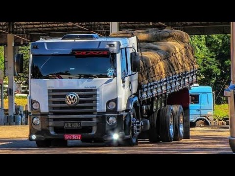 vídeo de caminhão para status, caminhão arqueado