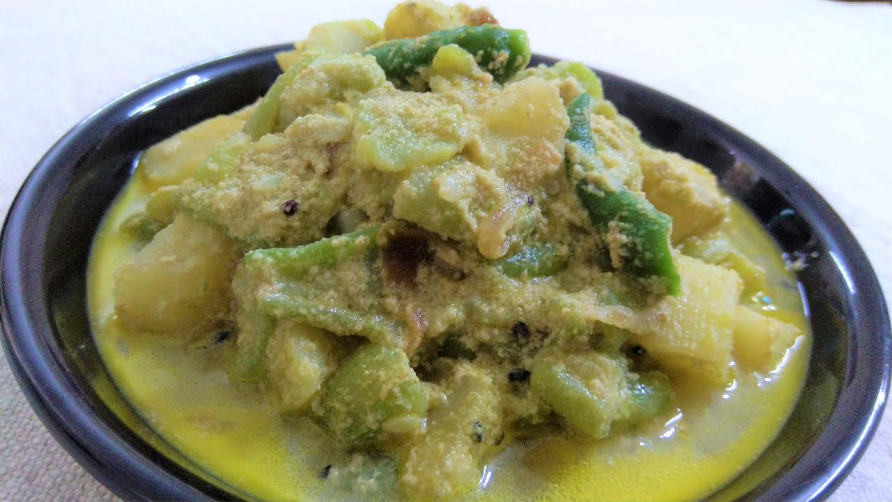 Jhinge Alu Posto     Ridge Gourd and Potato cooked in a poppy sauce Quick Indian Dishes