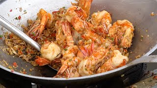 Garlic Pepper Shrimp King prawns, Crab fried rice, Soft shell crab | Street Food