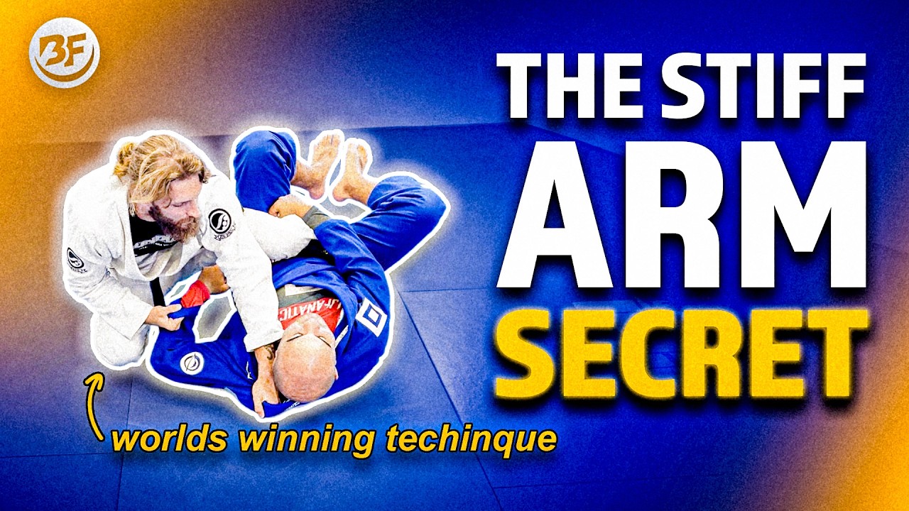 Адам Вардзински демонстрирует свой победный приём «Жёсткая рука» против застывших соперников