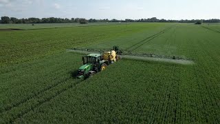 John Deere 6155M + John Deere M740 (Búza permetezés)