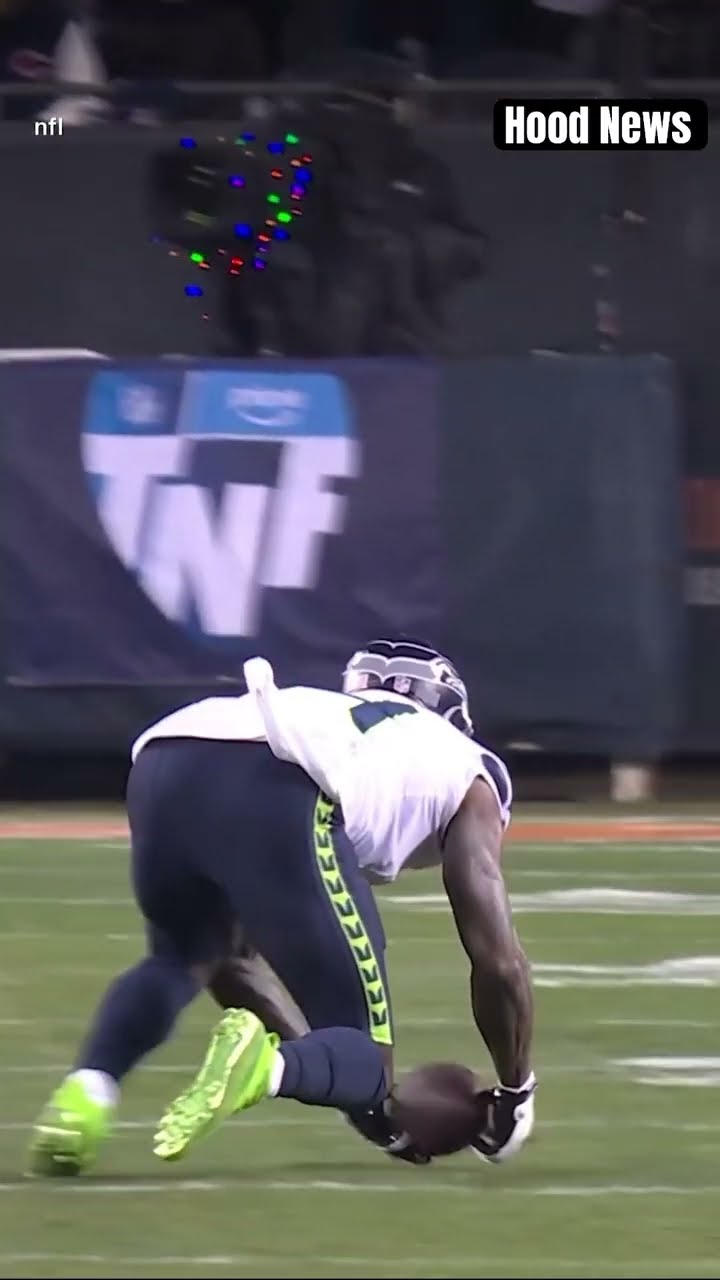 Shoe string catch #hoodnews #dkmetcalf #seahawks #chicagobears #catch #football #omg #how #wow #dk