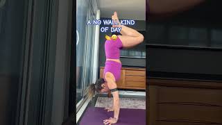 YOGA HANDSTAND PRACTICE ?‍♀️  shorts short yoga yogashorts handstand yogalife yogagirl