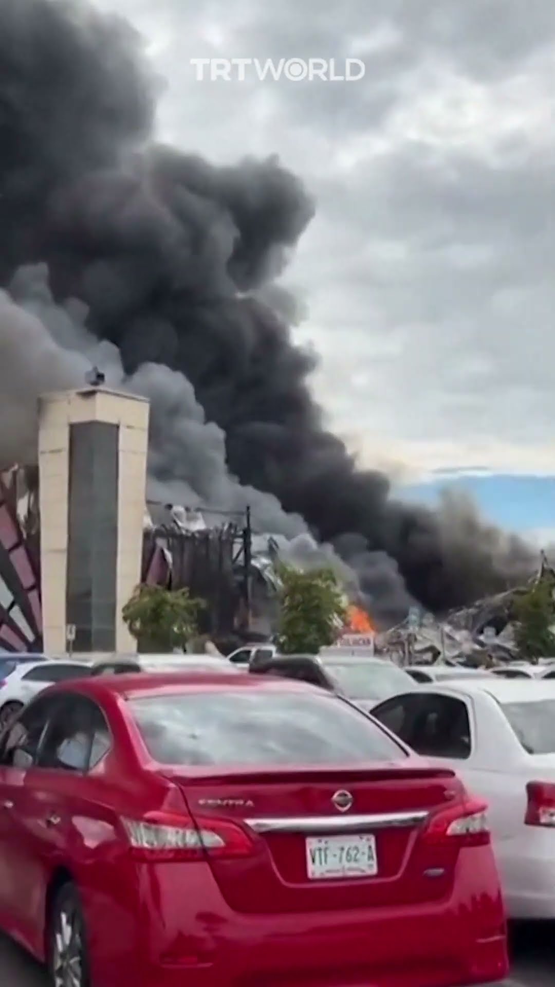 Massive fire engulfs mall in Mexico, sending plumes of smoke skyward