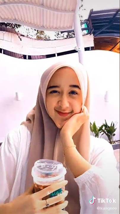 story wa cewek cantik