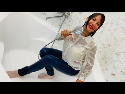 WETLOOK! Levi’s jeans and white blouse! Wet hair!