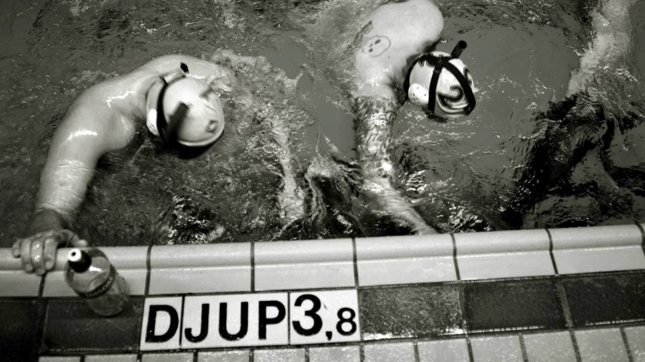 Extreme UV-rugby - Under water carnage - YouTube