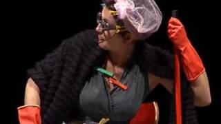 Lucia Fraboni - La Bidella Stamura Piccioni