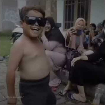 Story WA Boncel joget didepan banyak cewek😂