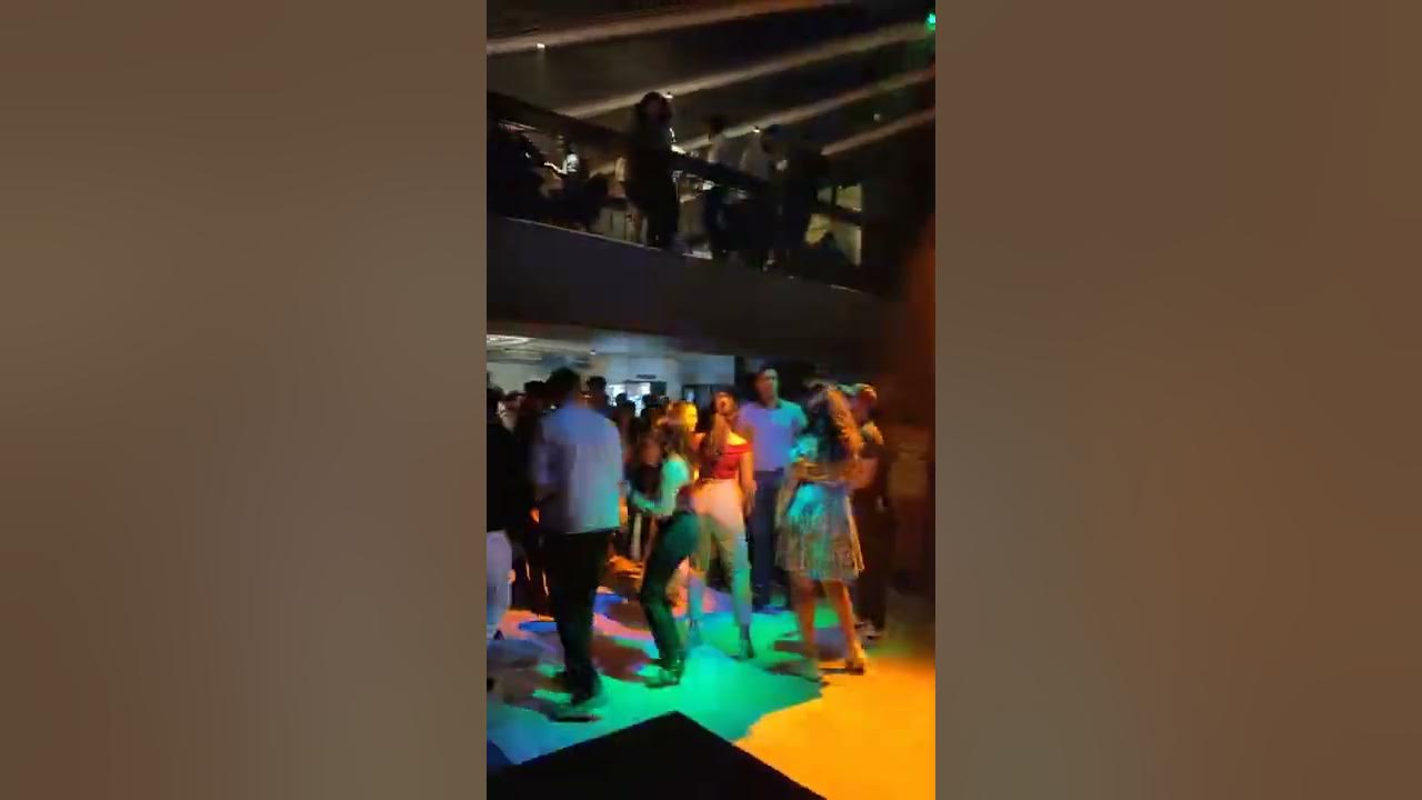 Best pub lounge restaurant with dance floor dj nights in Bangalore FLO mg road church street