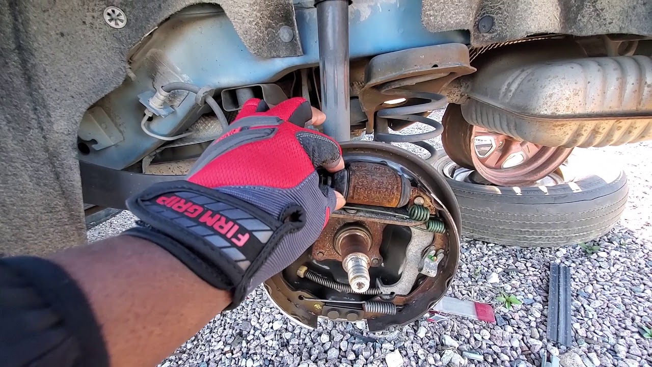 Rear knocking noise at low speeds