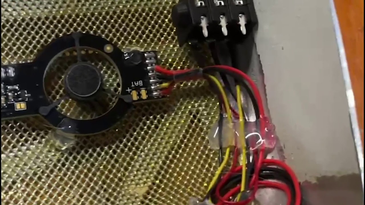 Instalación de micrófonos Harmonik desde Massimo Accordions