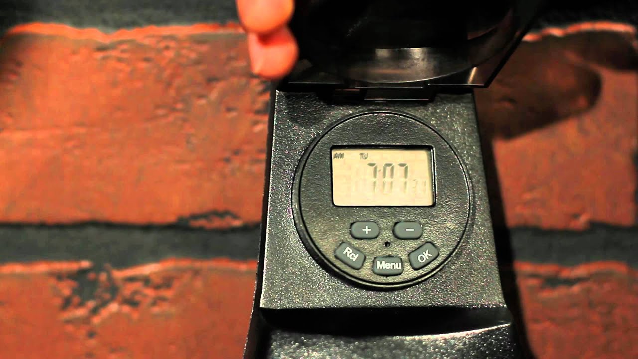 GE - 15142 Outdoor Digital Timer - On / Off Times - (part 3 of 6) - YouTube