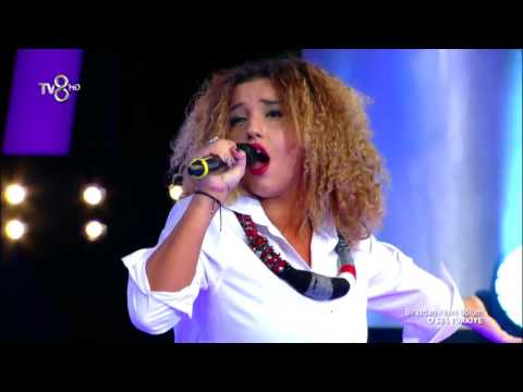 Nutsa Buzalade -