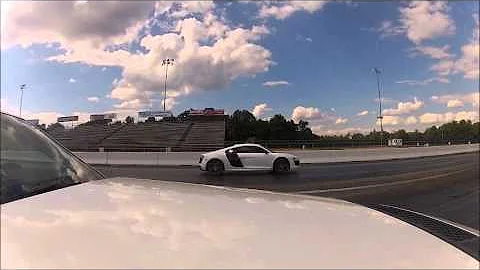 Shelby GT500 vs Audi R8 "Roll Racing"