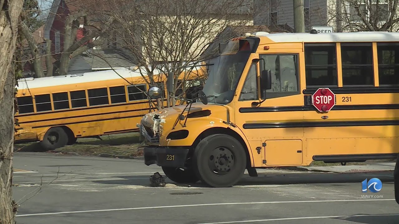 School bus driver crashes into NN house - YouTube