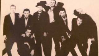 Video thumbnail of "The Pogues-Sit Down by the fire"