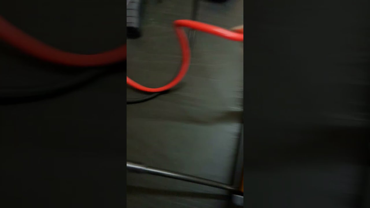 Measuring The Charge Current Of A Vapcell SU2 With Zoyi ZT 300AB