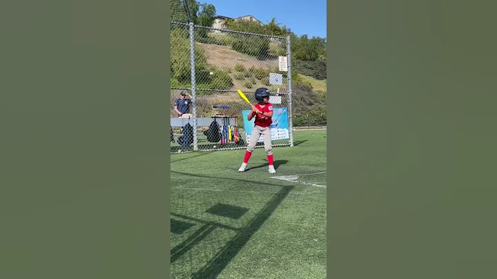 7 year old little league player Solomon Stern crus...