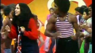 Soul Train LIne Dance to Curtis Mayfield  Get Down chords