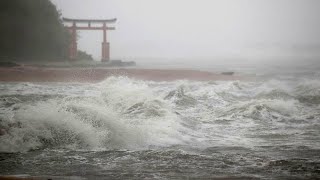 Japon : des milliers de personnes dans des abris à l'approche du typhon Nanmadol