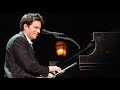 Capture de la vidéo Harry Connick Jr. - St. James Infirmary Blues & Just A Closer Walk With Thee Medley