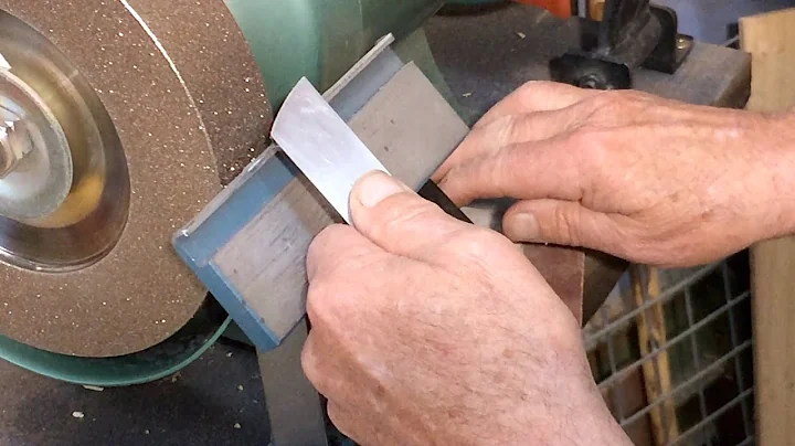 Richard Raffan sharpens his shear scraper