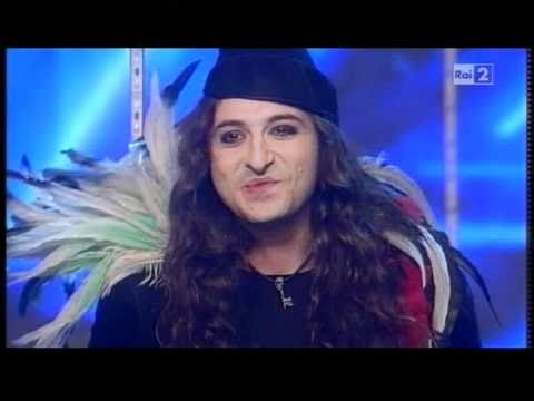 Nevruz canta Pugni chiusi x factor 14/09/2010