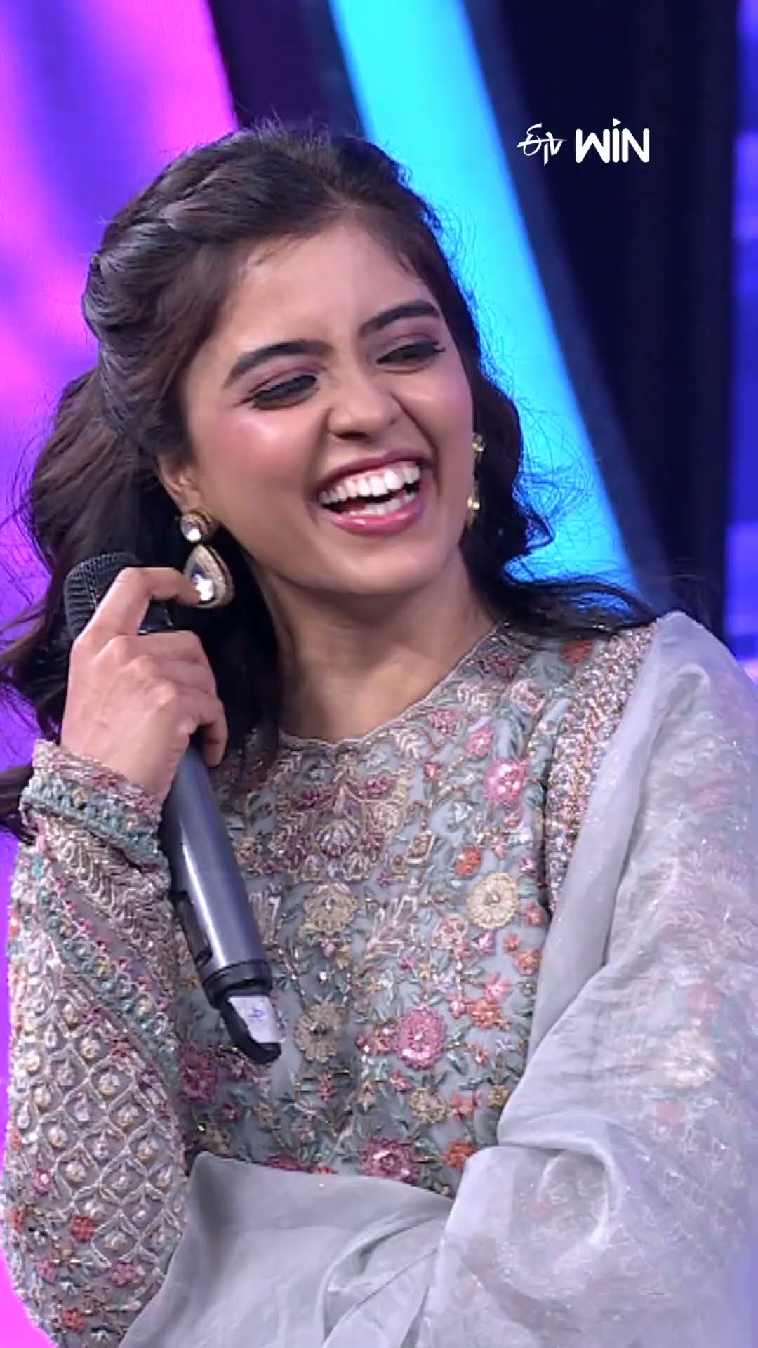 #shorts - ఎవరి ప్రమేయం లేకుండానే గంట మోగింది..! #magic #sridevidramacompany #riyaz #hyperaadi